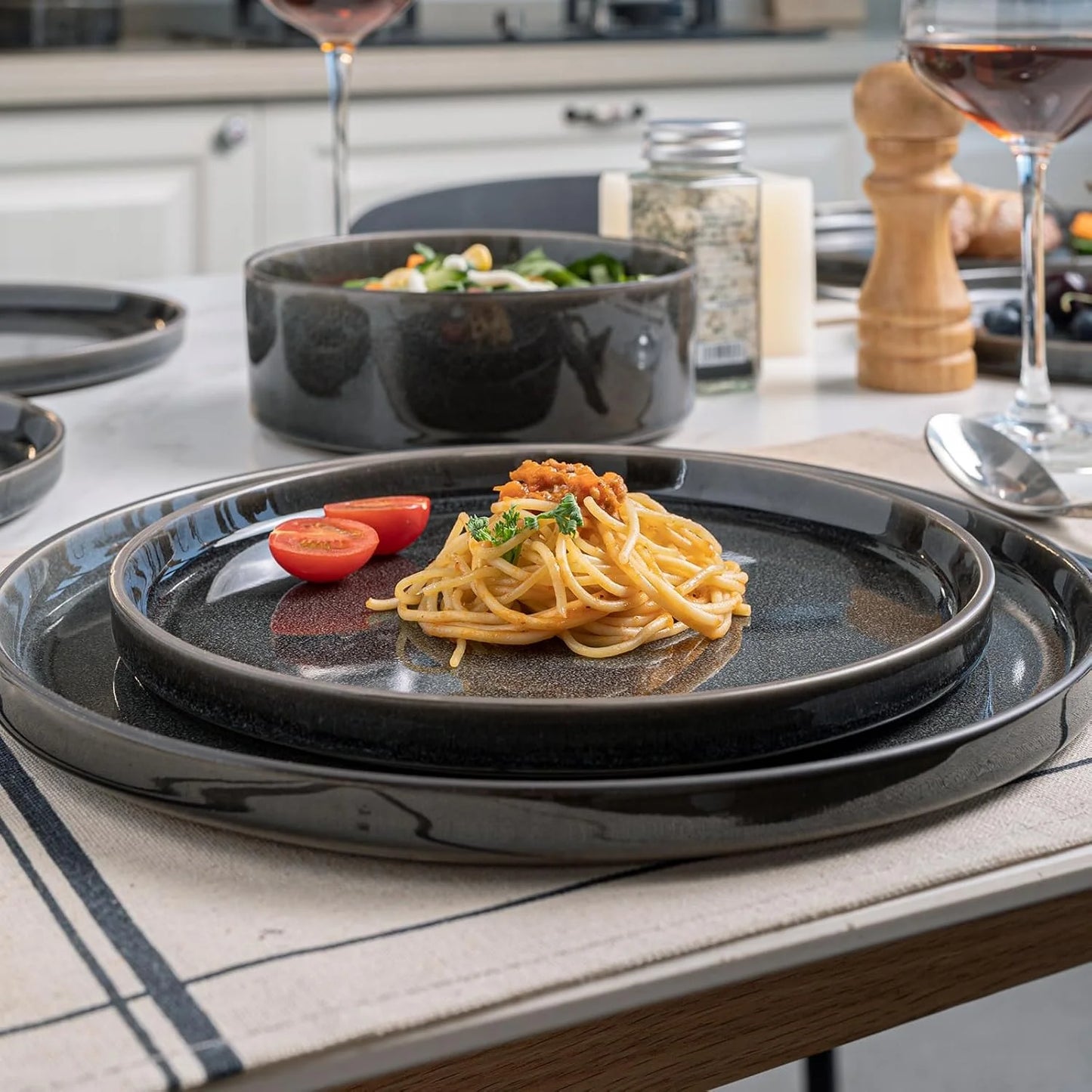 MONITO 12-Piece Ceramic Dining Set - Microwave & Dishwasher Safe, Black