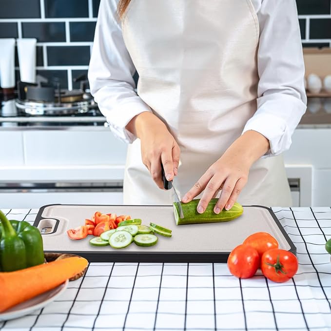 Stainless-Straw Hybrid Cutting Board