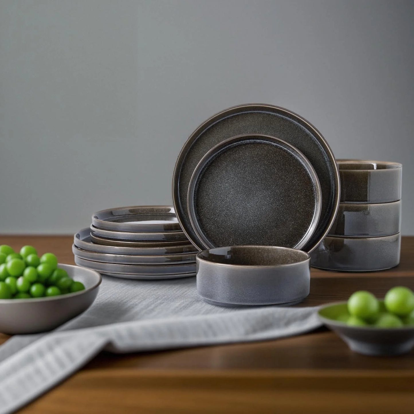 MONITO 12-Piece Ceramic Dining Set - Microwave & Dishwasher Safe, Black